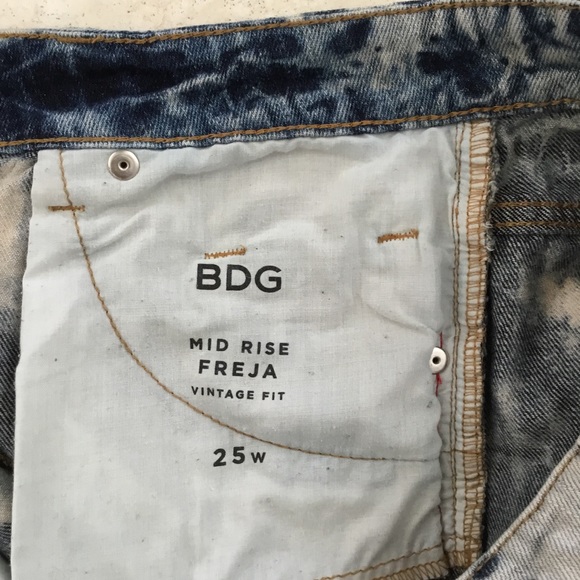 BDG Freda Embellished Mid-Rise Boho Cut-Offs - Picture 7 of 8